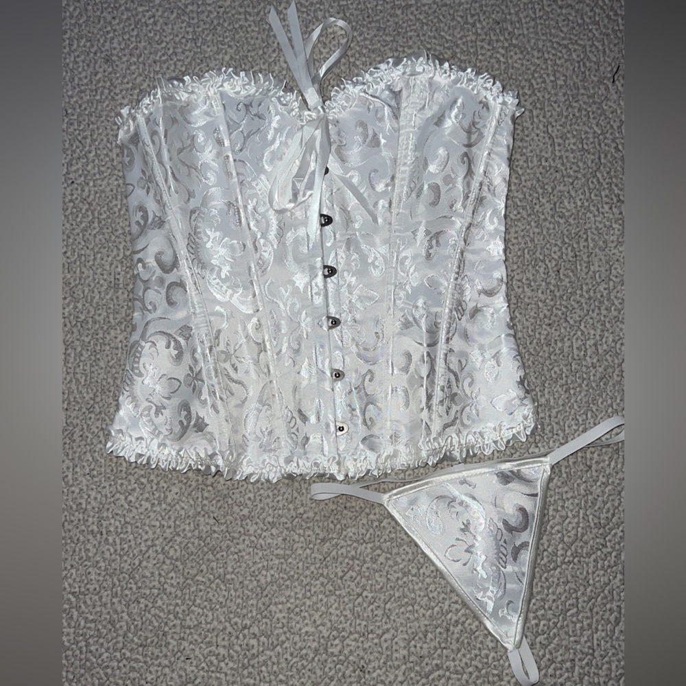 ✺Hey gurl hey! SHEIN White Shapewear Corset with thong! Color:White, Size:M✺